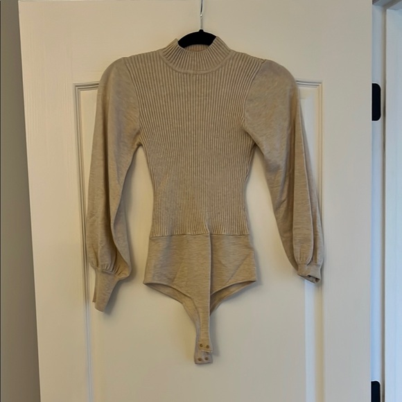 vestique Sweaters - Vestique Puff Sleeve Body Suit